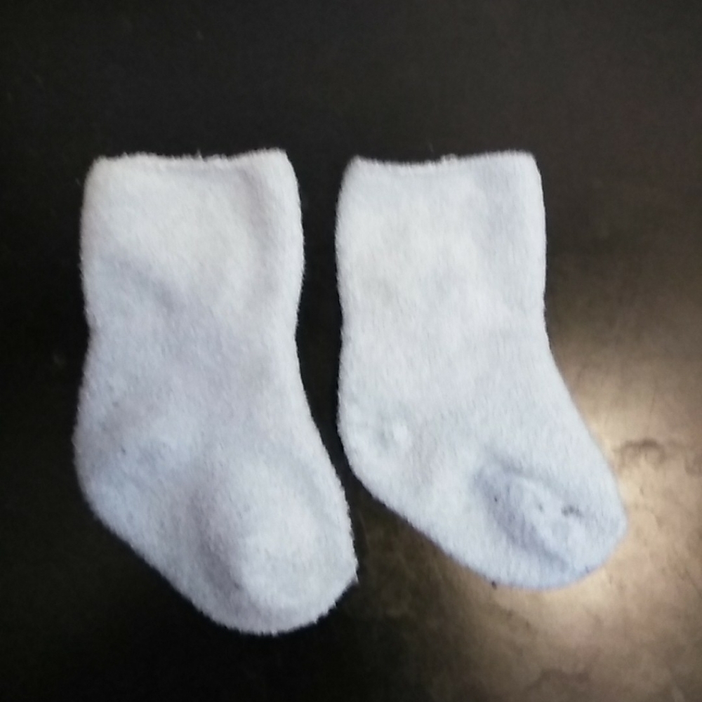 Two pairs socks blue, blue and white